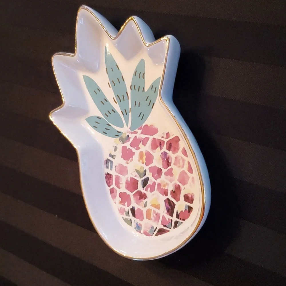 10 Strawberry Street Pineapple Trinket Tray